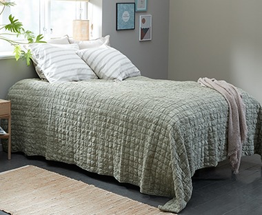 Olive green bed throw covering double bed quilted design 