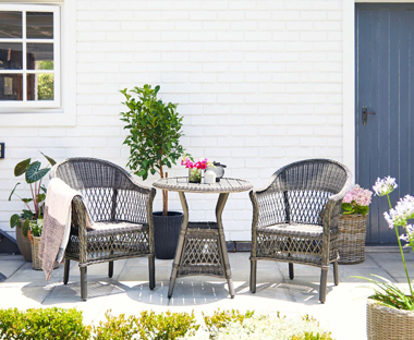 Garden Chairs & Benches - Outdoor and patio chairs | JYSK