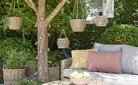 Create unique outdoor spaces with room dividers