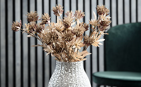 Decorating with artificial flower arrangements 