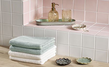 Spread a summer atmosphere in your bathroom
