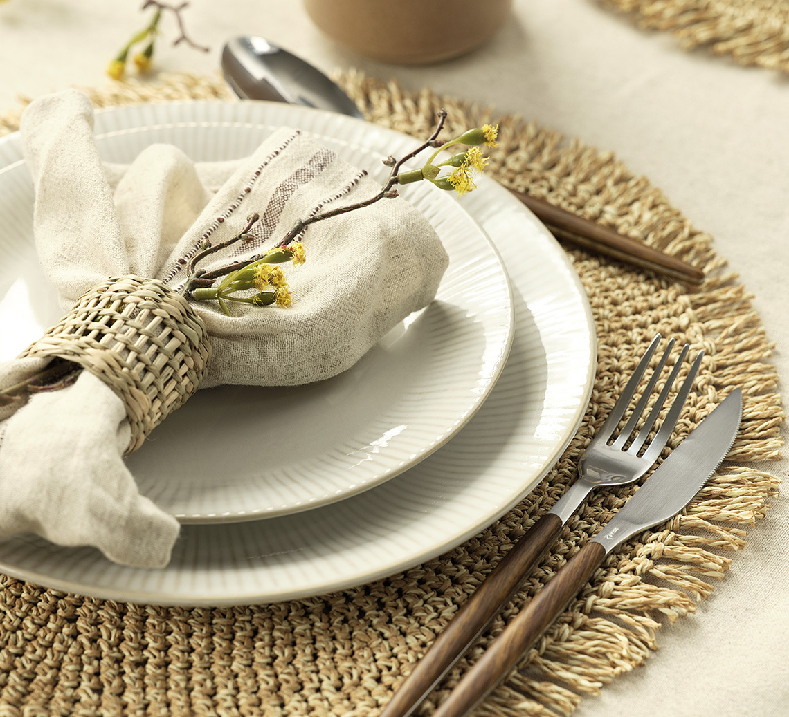 Tablecloth, place mats or table runner? | JYSK