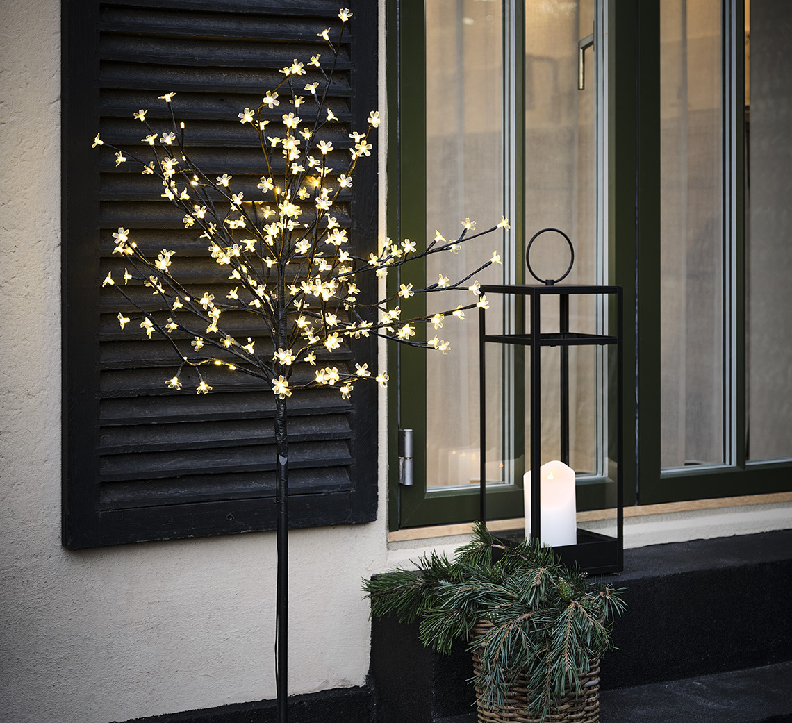 LED light tree and lantern