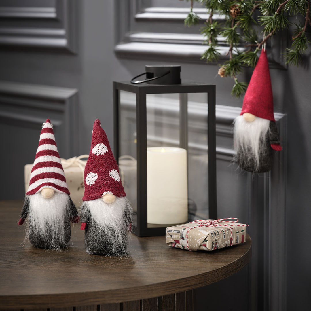 The BOND Christmas elf is available with different hat patterns Small Christmas gnomes with different hat patterns