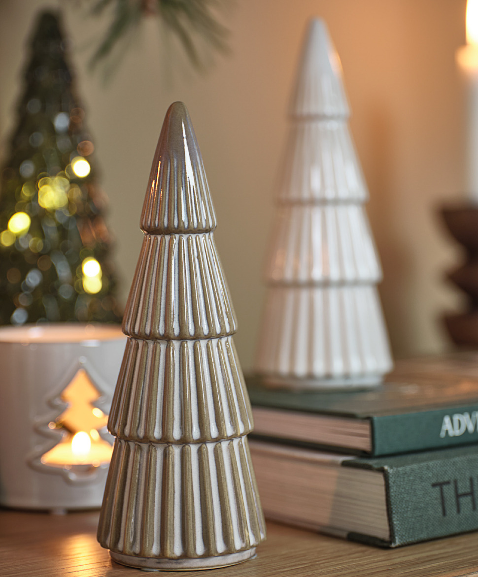 Decorative Christmas tree with ridges