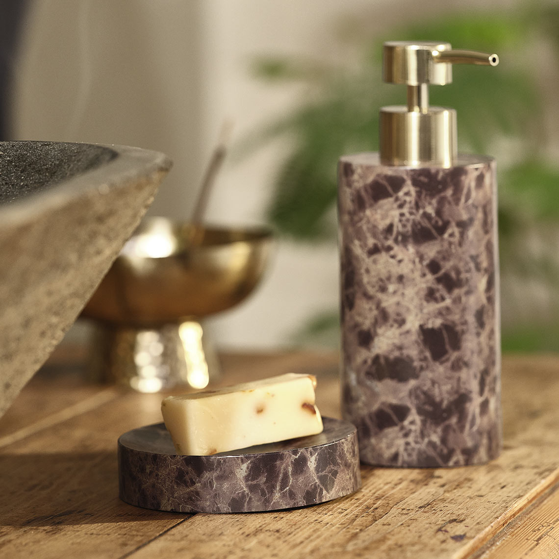 Towel holder with striped towel