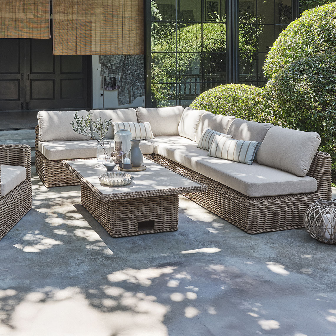 EJER lounge set with quick-dry properties Quick-dry lounge set in polyrattan
