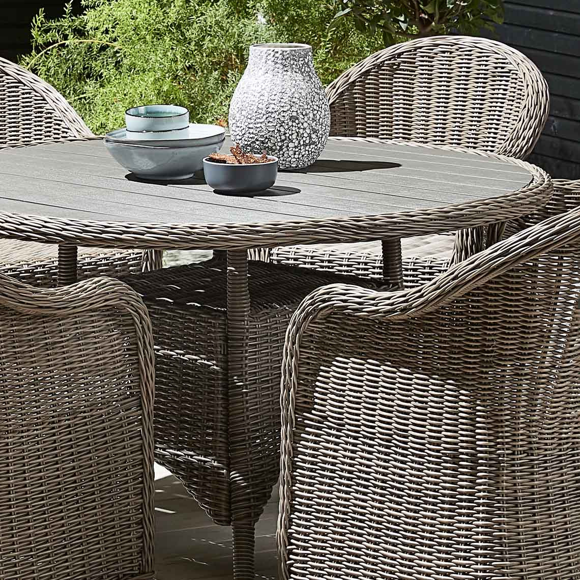 GAMMELBY garden table and GAMMELBY garden chairs made with artificial rattan Synthetic rattan or poly rattan garden table and chairs