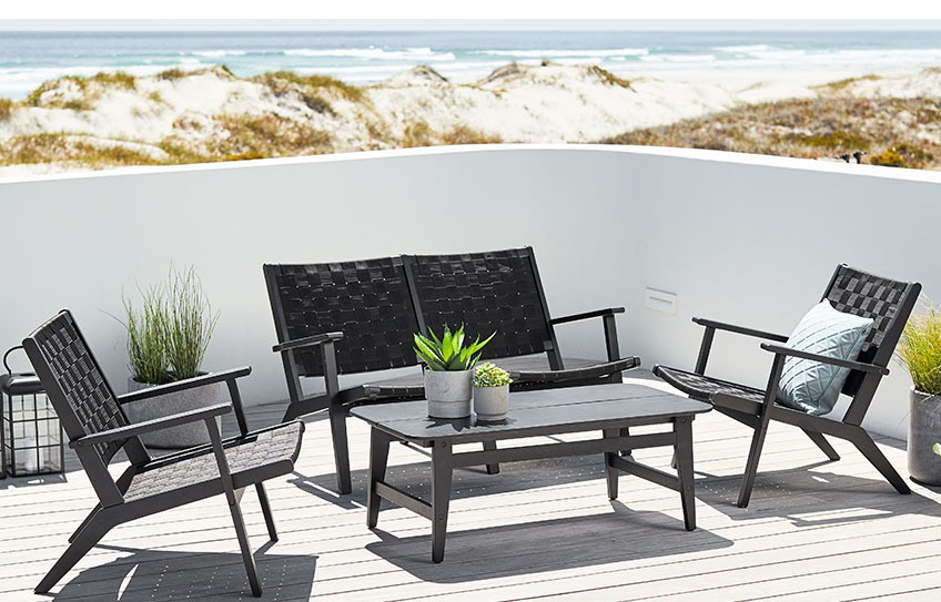 Stylish outdoor chairs and bench with a retro touch JYSK
