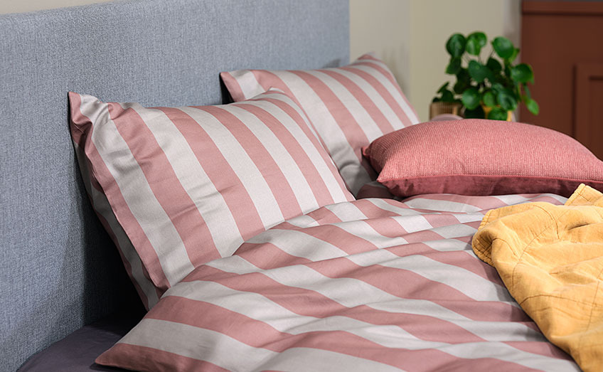 Striped bed linen in 100% cotton sateen 