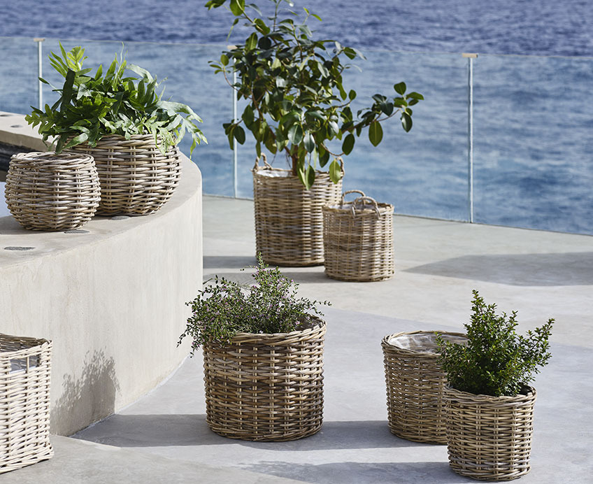 Large balcony with garden planters in different sizes 