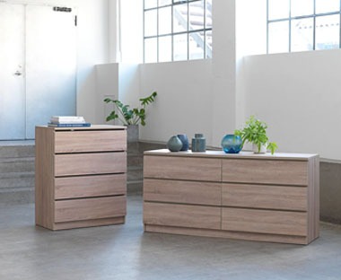 oak chest of drawers with four and eight drawers