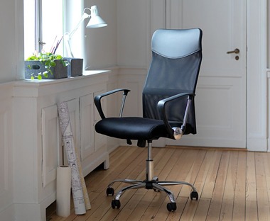 Black adjustable office chair